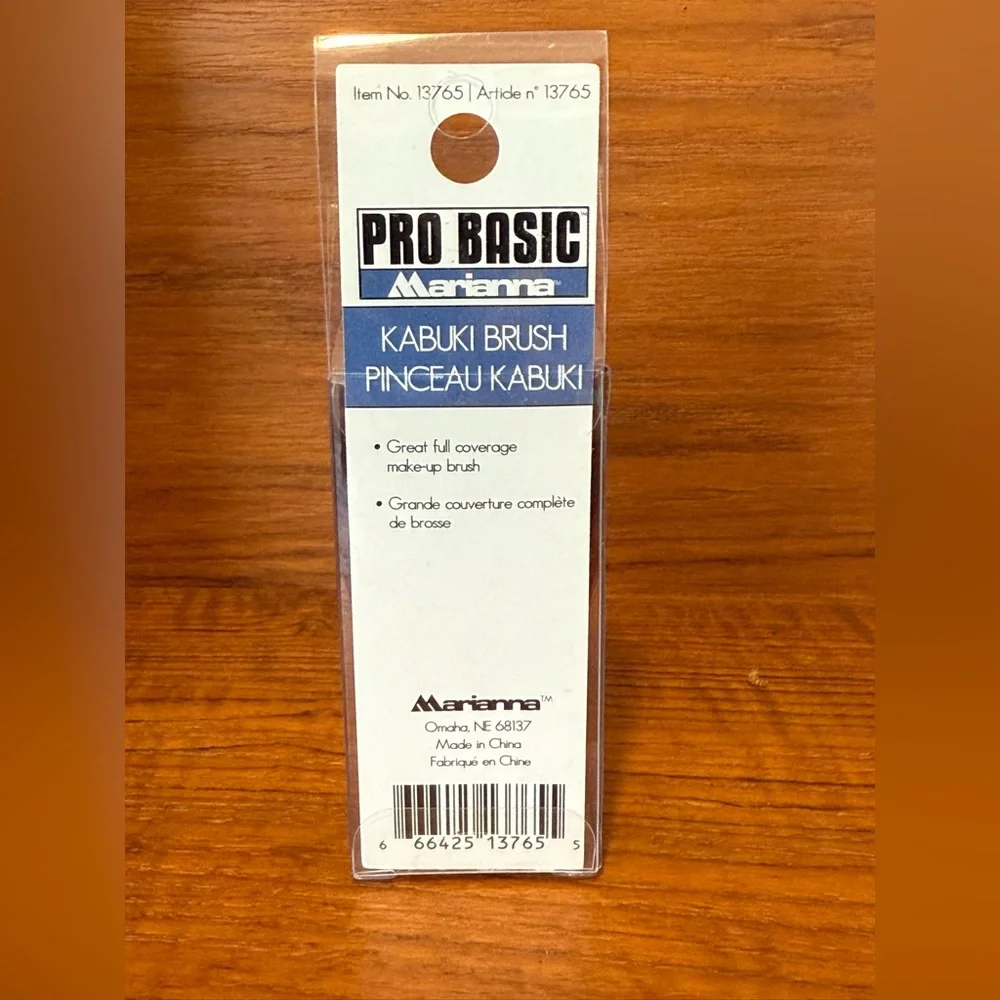 NWT Marianna Pro Basic Kabuki Makeup Brush